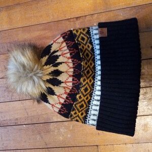 NWOT Frye winter hat